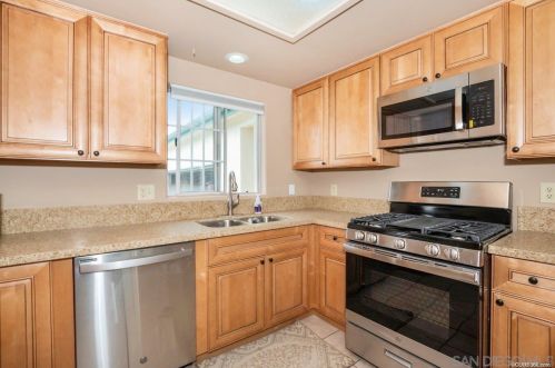 3752 Christine St, San Diego, CA 92117-1803