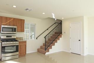 19317 Kittridge St, Los Angeles CA  91335-4926 exterior