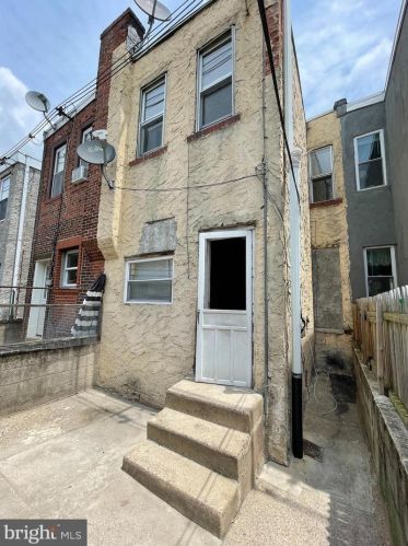 1850 24th St, Philadelphia, PA 19145-1818