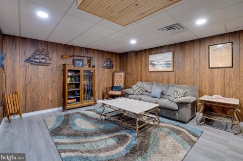 239 Railroad Ave, Ephrata PA  17522-2327 exterior
