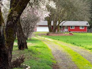 37172 Row River Rd, Dorena, OR 97434-9704