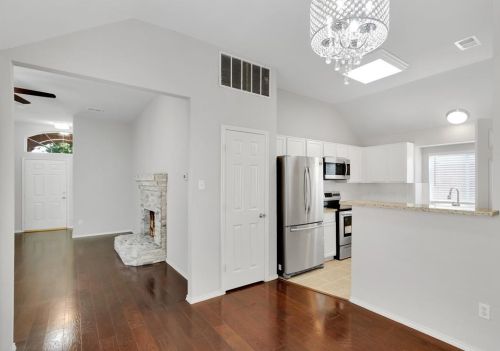 1713 Mapleleaf Dr, Garland TX 75040-8911 exterior