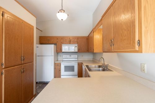 14712 Endicott Way, Saint Paul MN  55124-6491 exterior