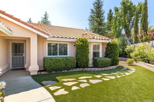 204 Cardinal Way, Lake Nacimiento, CA 93446-4722