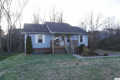 2207 Sand Ct, Pigeon Forge, TN 37876-3417
