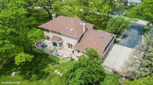 70 Horseshoe Ln, Lemont IL  60439-9118 exterior