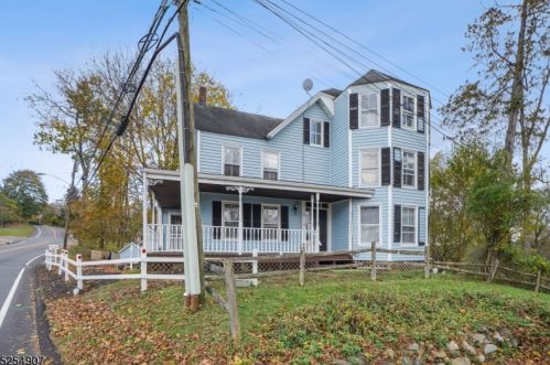 8 Stanhope Rd, Sparta, NJ 07871-2221