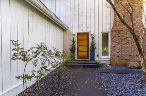 1145 Churchill Downs Rd, Atlanta GA  30319-1077 exterior