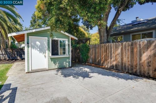 2939 Concord Blvd, Concord CA  94519-2610 exterior