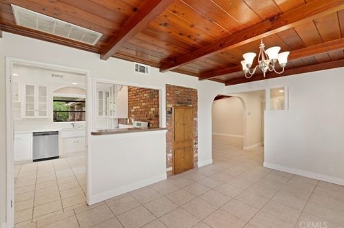 2935 Westridge Rd, Riverside CA  92506-4448 exterior