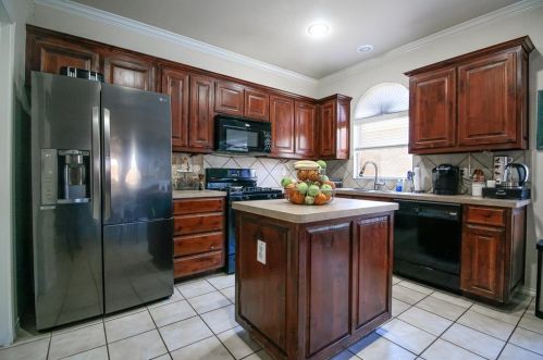 2305 Charisma Dr, Fort Worth TX  76131-1260 exterior