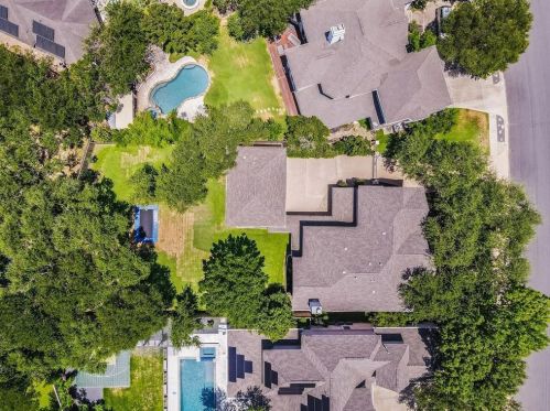 3001 Chatelaine Dr, Austin TX  78746-6895 exterior