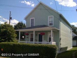 146 Lackawanna Ave, Pittston PA  18641-2010 exterior