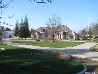 9321 Hills Ct, Valley Home, CA 95361-9285