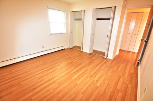 84 Broad St, Meriden CT  06450-6525 exterior