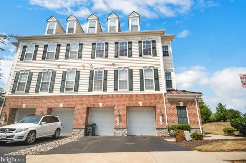 6855 Hampton Bay Ln, Gainesville, VA 20155-6228