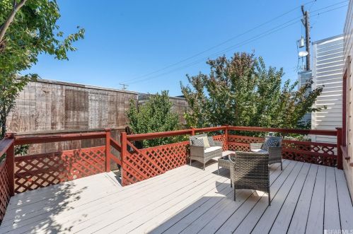 1306 Gilman Ave, San Francisco CA 94124-3243 exterior