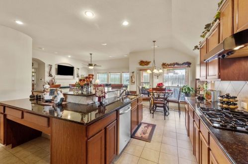 804 Sequoia Way, Fort Worth TX  76131-3557 exterior