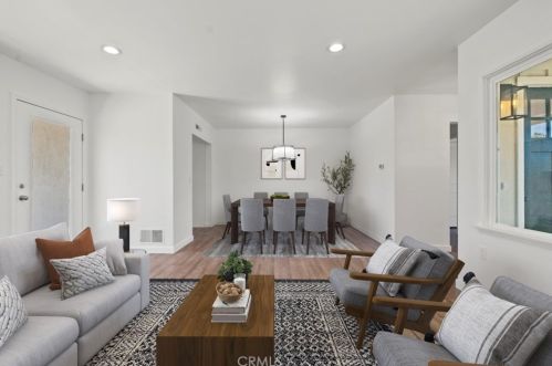 11609 Atkinson Ave, Hawthorne CA  90250-1827 exterior