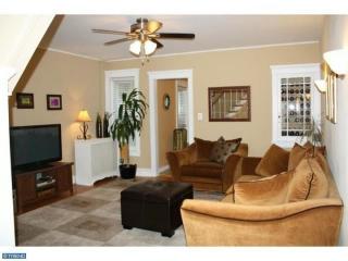 450 Shurs Ln, Philadelphia PA  19128-3503 exterior