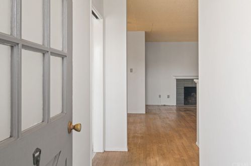 2405 180th St, Torrance, CA 90504-4211