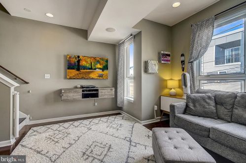 1333 Howard St, Philadelphia PA 19122-3209 exterior