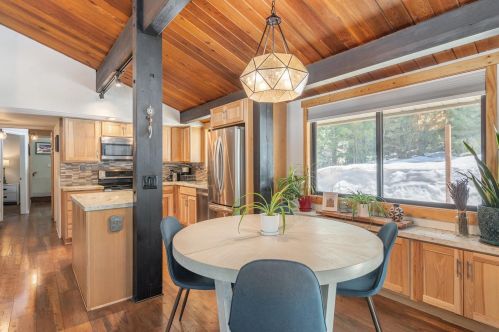 10425 Martis Valley Rd, Truckee CA  96161-2015 exterior