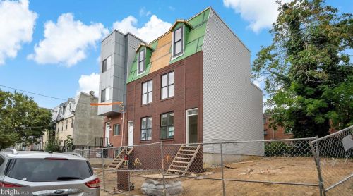 2142 Franklin St, Philadelphia, PA 19122-1322
