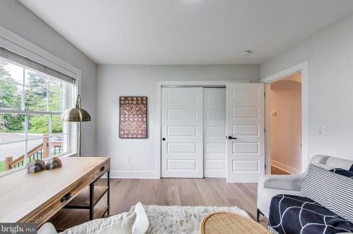 403 Dale Dr, Silver Spring MD  20910-5528 exterior