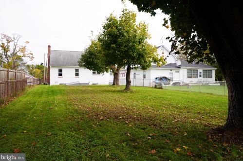649 Jefferson Ave, Charles Town, WV 25414-1217