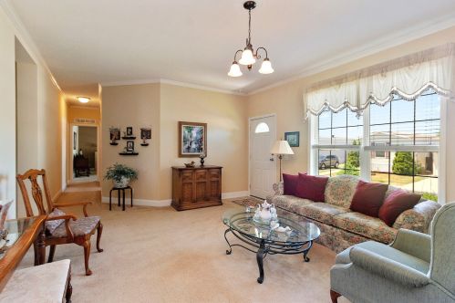 1092 Redbud Rd, Manteno, IL 60950-9401