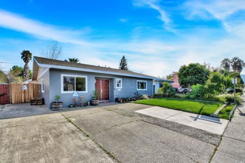 365 Elder St, Vacaville, CA 95688-2621
