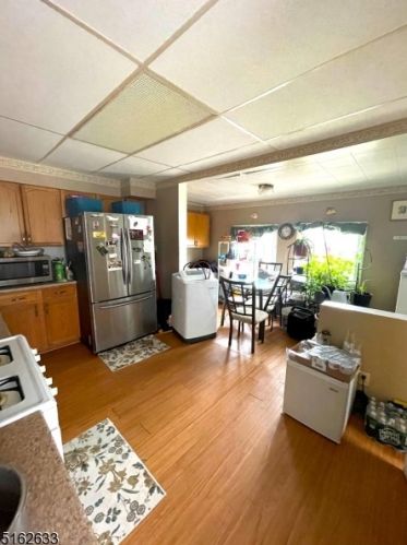 21 Ruth St, Irvington, NJ 07111-2526