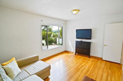 3951 Los Olivos Ln, Glendale CA 91214-1628 exterior