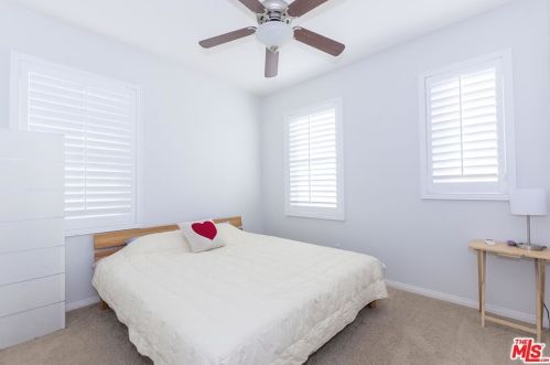 44034 Marbella St, Lancaster CA 93536-6856 exterior