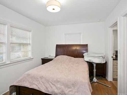 645 Ivy St, Glendale CA  91204-1027 exterior