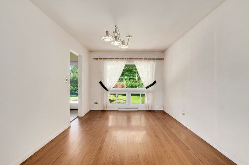 442 Naperville Rd, Willowbrook IL  60514-1021 exterior