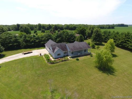 18477 Timber Ln, Virden, IL 62690-4508