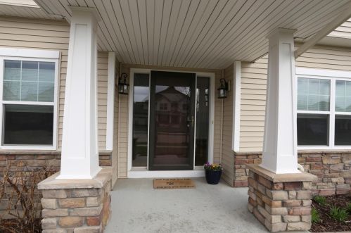 250 Liberty Heights Dr, Chaska, MN 55318-4631