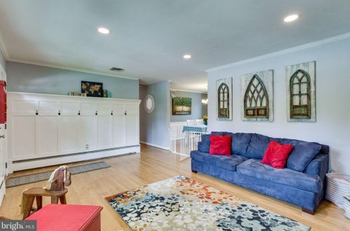 909 Roswell Dr, Silver Spring MD 20901-2128 exterior