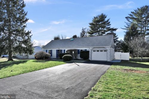 1535 Santa Barbara Dr, Lancaster, PA 17601-4117