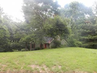 624 Victoria Ln, Holly Springs, GA 30189-1475