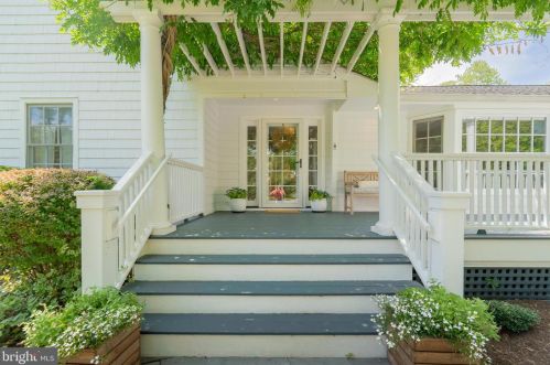 8 Nelson Ridge Rd, Princeton NJ  08540-7436 exterior