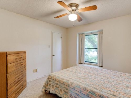 410 Granada Calle Ct, Granbury TX 76049-1476 exterior