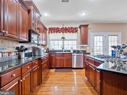 6120 Michener Dr, Haymarket, VA 20169-3261