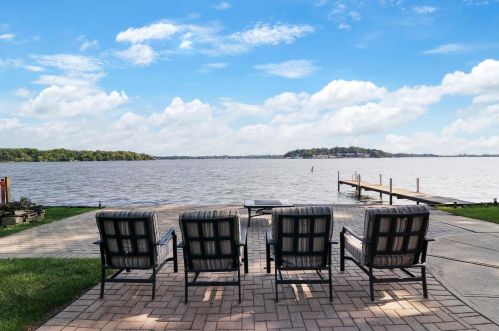 27771 Lake Shore Dr, Spring Grove IL  60081-9118 exterior