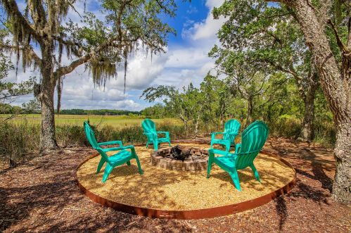4698 Archfield Ave, Meggett, SC 29449-6186