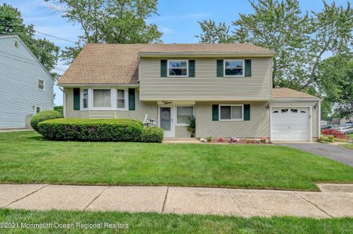 15 Hazel Pl, Hazlet, NJ 07730-2663