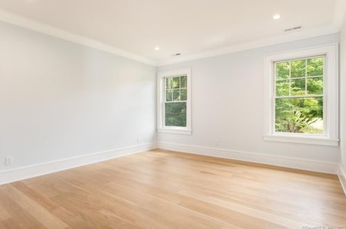 106 Sheephill Rd, Riverside CT  06878-1120 exterior