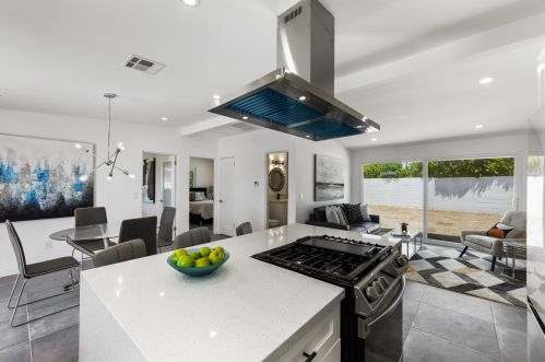 4038 Paseo Luisa, Palm Springs, CA 92264-3402